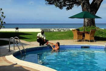 Treasure Beach By Elegant Hotels - All-Inclusive, Adults-Only Paynes Bay Buitenkant foto